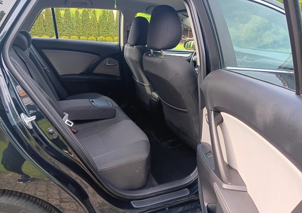 Toyota Avensis cena 56900 przebieg: 166000, rok produkcji 2017 z Szamocin małe 137
